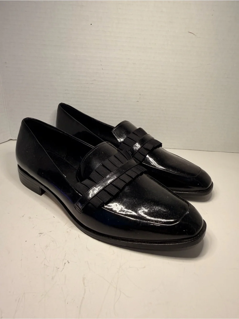 Donald Pliner Halia Patent Leather Ruffle Loafers Size 9